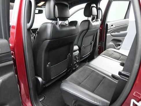 Used 2020 Jeep Grand Cherokee Altitude AWD/4WD image 13