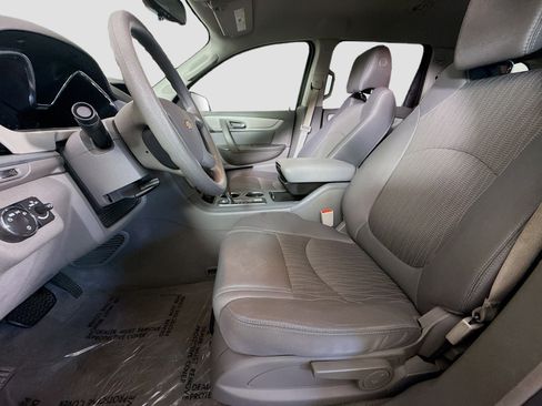 Used 2017 Chevrolet Traverse LS image 19