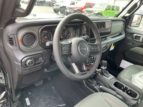 New 2026 Jeep Gladiator Mojave AWD/4WD image 8
