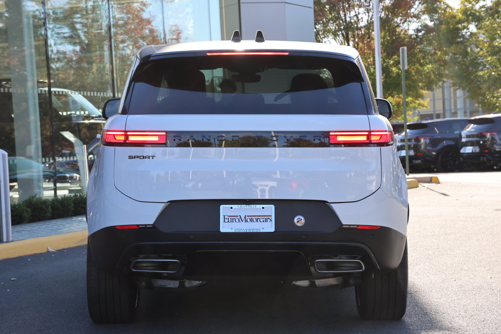 New 2027 Land Rover Range Rover Sport SE AWD/4WD image 3