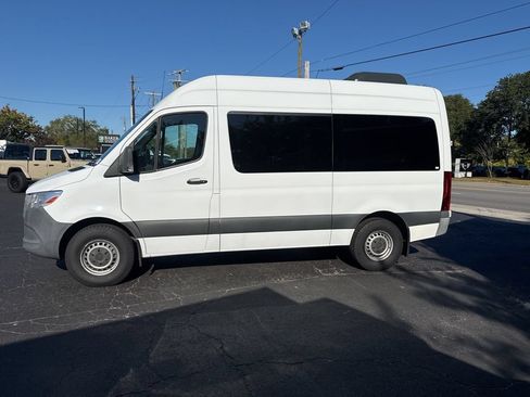 Used 2022 Mercedes-Benz Sprinter 1500 image 3