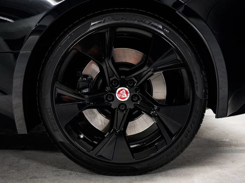 Used 2022 Jaguar F-TYPE Coupe RWD image 38