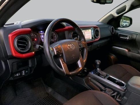 Used 2019 Toyota Tacoma TRD Sport RWD image 17