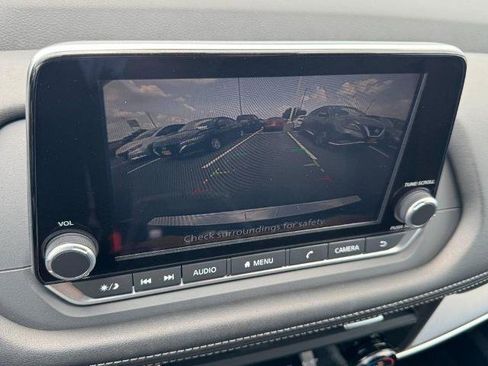 Certified 2026 Nissan Rogue SV FWD image 20