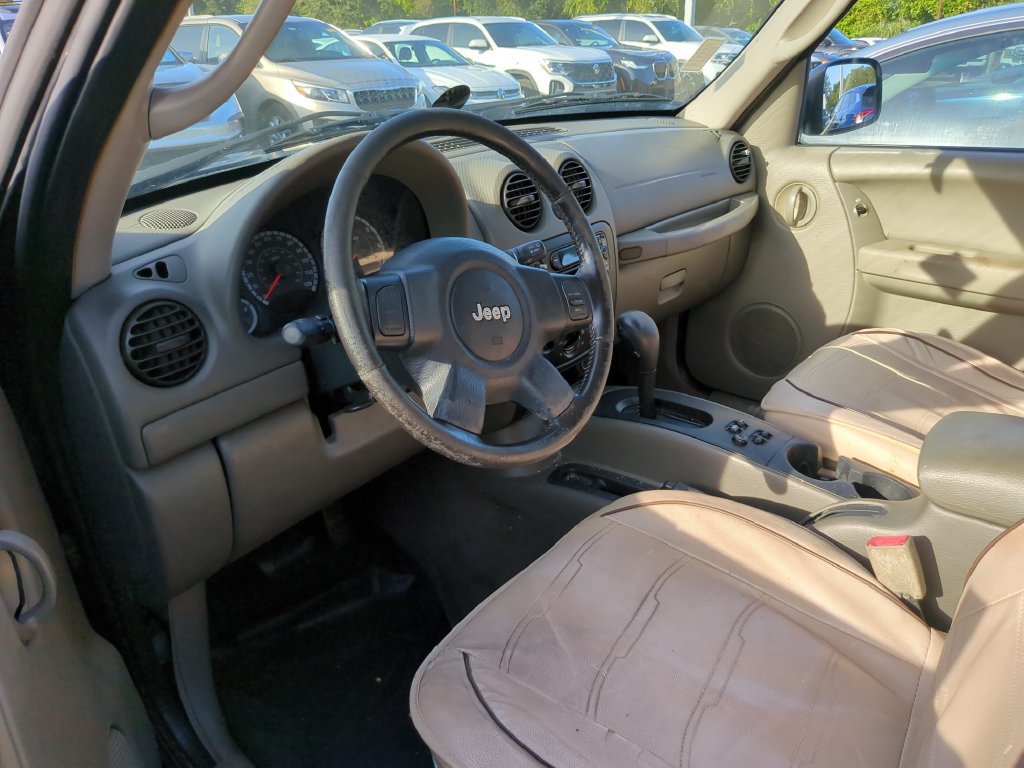 Used 2005 Jeep Liberty Sport RWD image 5