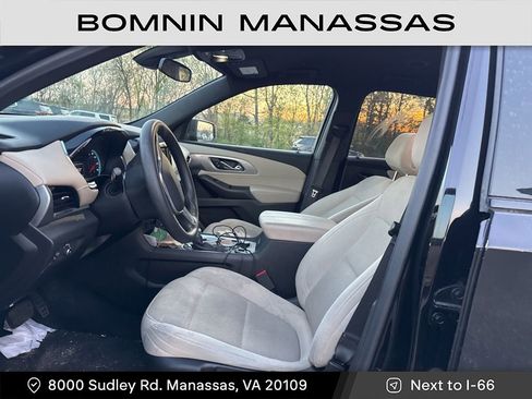 Used 2022 Chevrolet Traverse LS w/ Midnight/Sport Edition image 5