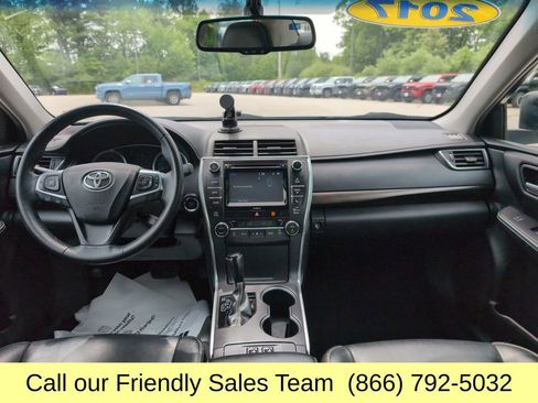 Used 2017 Toyota Camry XLE w/ Convenience Package FWD image 13