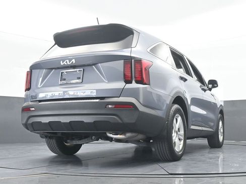 Used 2022 Kia Sorento LX image 57
