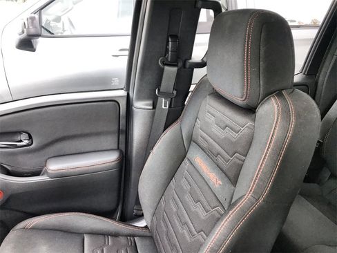 Used 2024 Nissan Frontier PRO-4X w/ Technology Package image 23