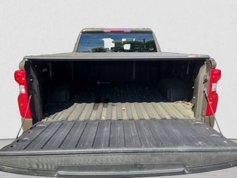 Used 2023 Chevrolet Silverado 1500 LT AWD/4WD image 19