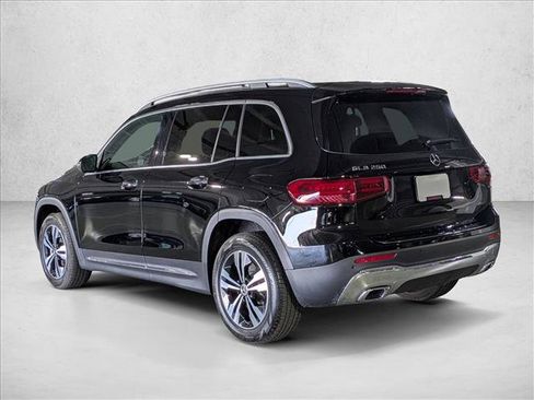 Certified 2025 Mercedes-Benz GLB 250 image 11