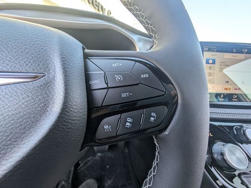 New 2026 Chrysler Pacifica Select w/ S Appearance Package image 23