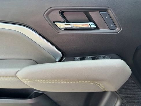 Certified 2024 Chevrolet Colorado ZR2 w/ Technology Package AWD/4WD image 13