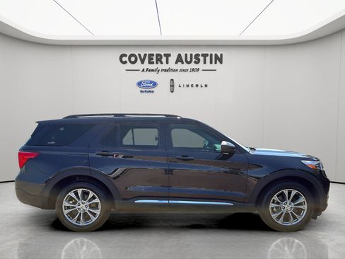 Used 2023 Ford Explorer XLT w/ Equipment Group 202A RWD image 6