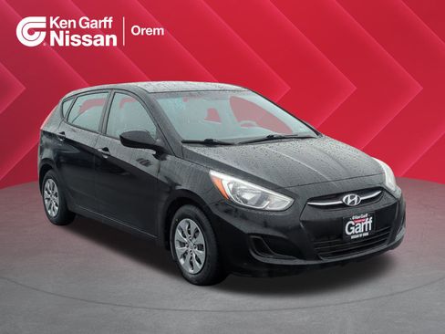 Used 2017 Hyundai Accent SE image 1