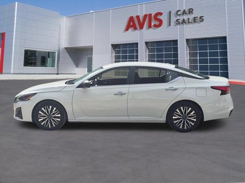 Used 2025 Nissan Altima 2.5 SV FWD image 10