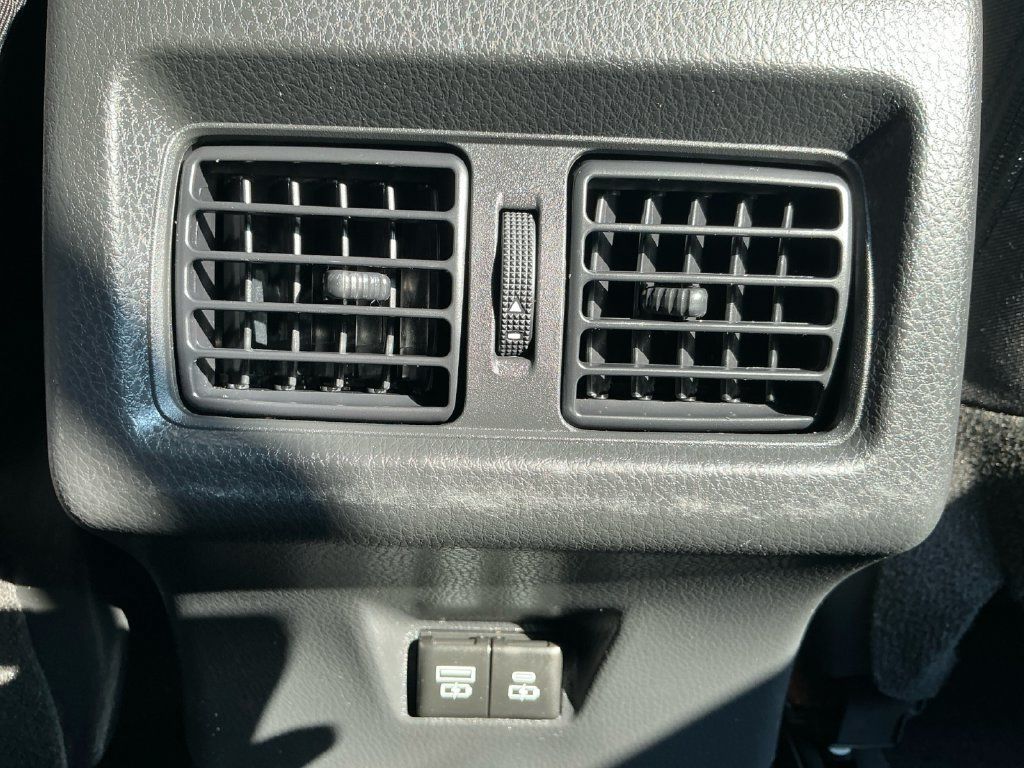 Used 2025 Toyota Camry LE FWD image 31