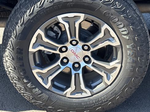 Used 2023 GMC Sierra 1500 SLT w/ SLT Convenience Package image 6