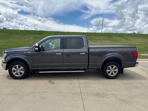 Used 2019 Ford F150 Lariat w/ Equipment Group 502A Luxury AWD/4WD image 13