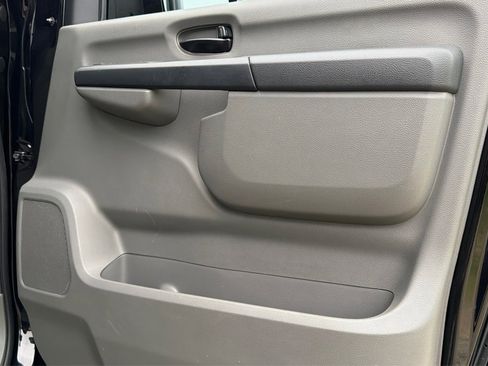 Used 2017 Nissan NV 2500 SV w/ Back Door Glass Package RWD image 17