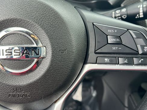 Used 2021 Nissan Kicks SV image 20