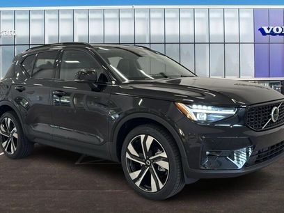 New 2026 Volvo XC40 B5 Ultra w/ Climate Package
