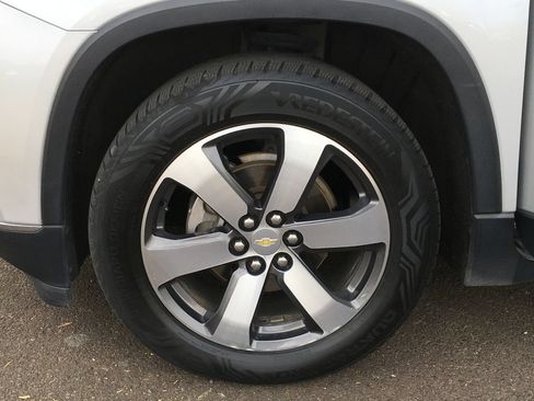 Used 2019 Chevrolet Traverse LT w/ LT Premium Package AWD/4WD image 40