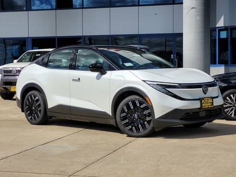 New 2026 Nissan Leaf Platinum+ w/ Cargo Package (Platinum+) FWD image 1