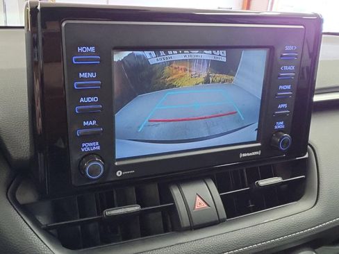 Used 2022 Toyota RAV4 XLE image 11