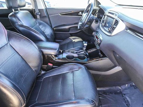 Used 2019 Kia Sorento EX image 13