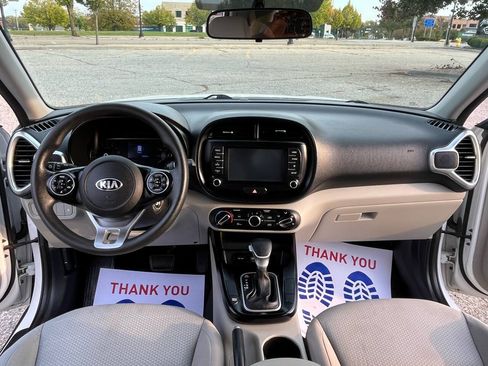Used 2020 Kia Soul LX FWD image 16