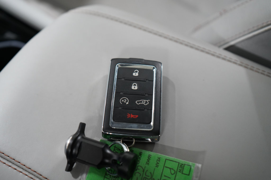 Used 2021 Jeep Grand Cherokee L Summit w/ Luxury Tech Group V AWD/4WD image 30