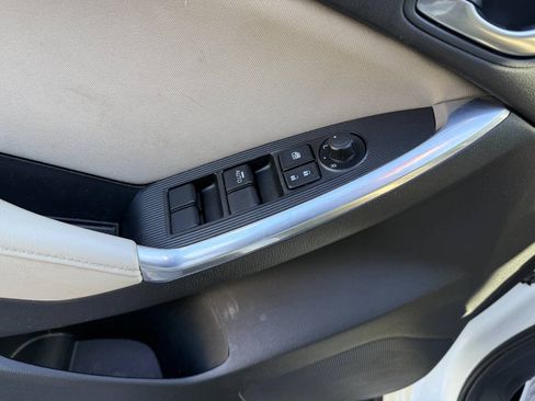 Used 2015 MAZDA CX-5 Sport FWD image 12