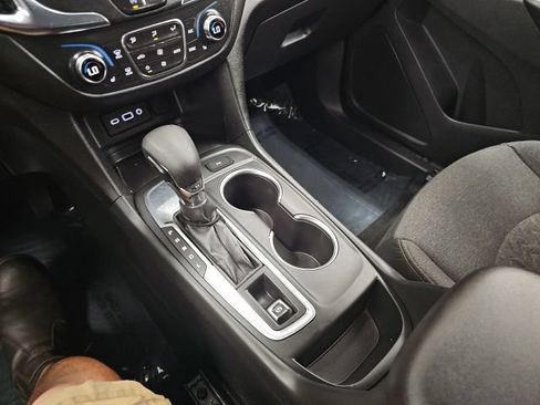 Used 2022 Chevrolet Equinox LT FWD image 22