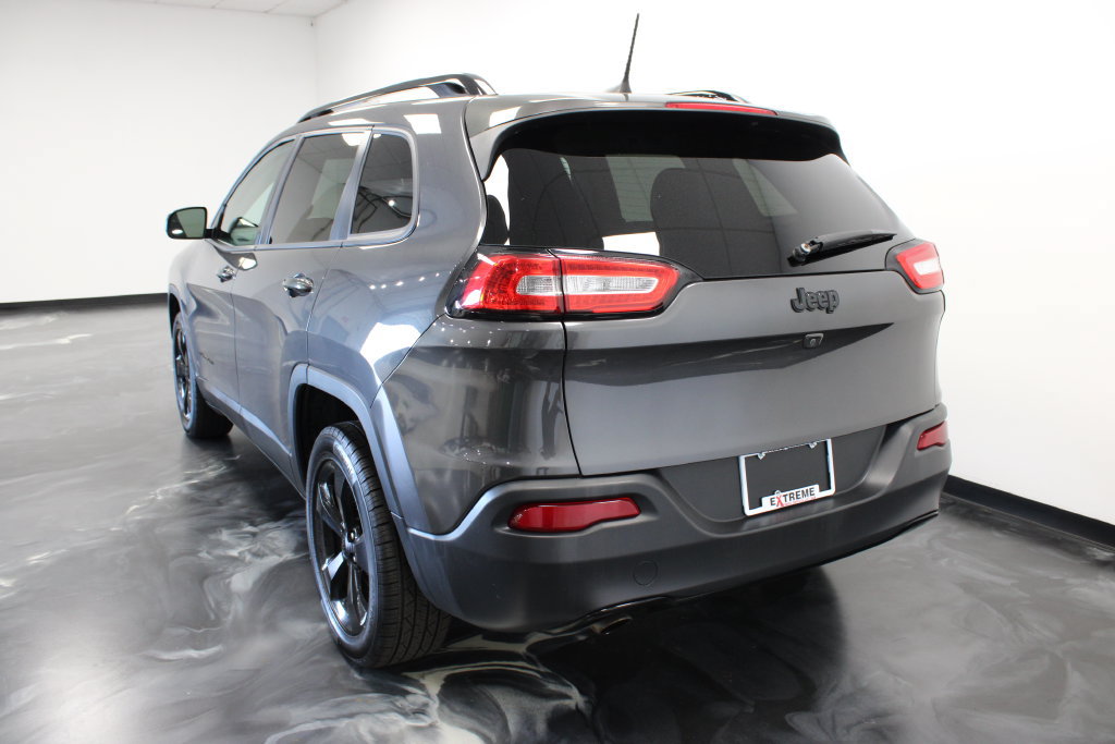 Used 2017 Jeep Cherokee Limited FWD image 21