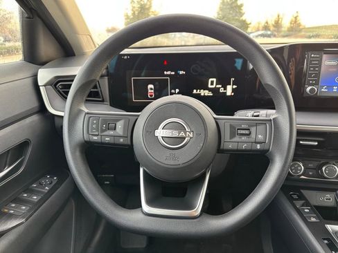 Used 2025 Nissan Kicks S image 13