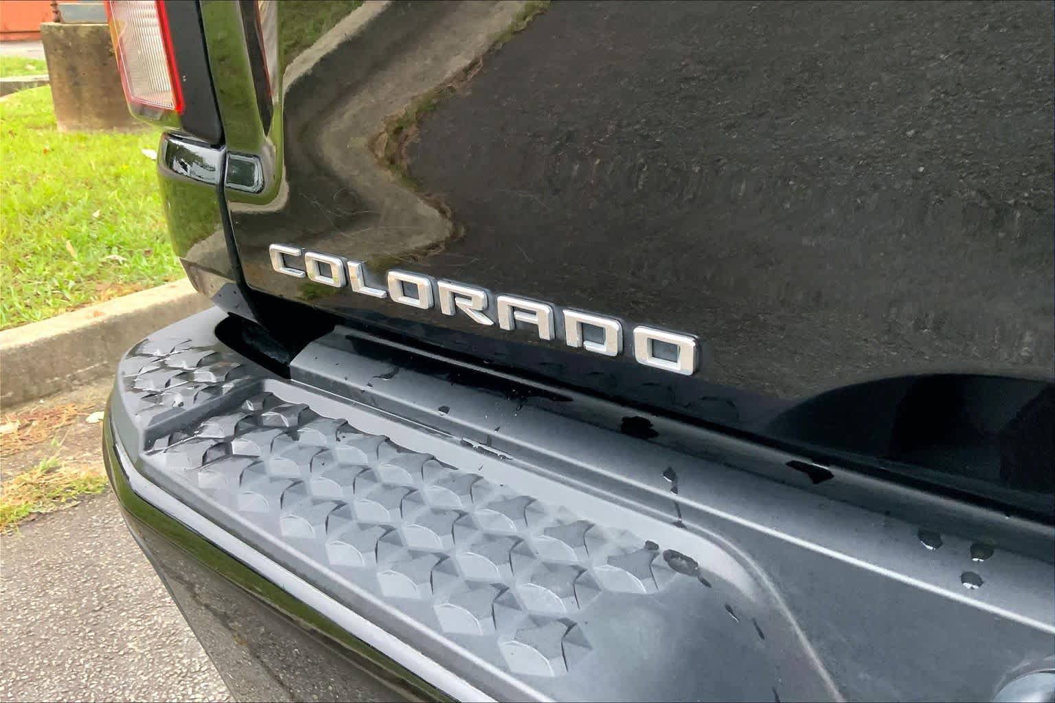 Used 2024 Chevrolet Colorado W/T w/ Advanced Trailering Package AWD/4WD image 10