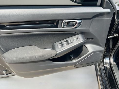 Used 2022 Honda Civic EX image 17