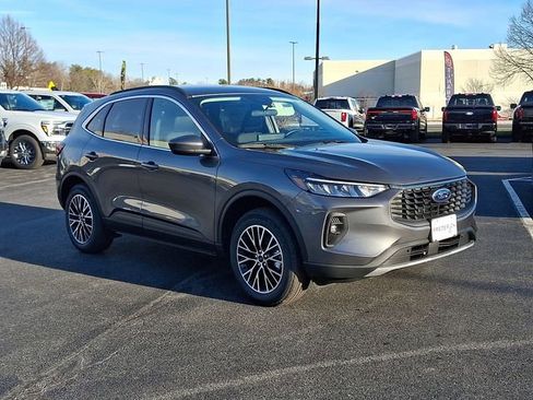 New 2026 Ford Escape SE image 2