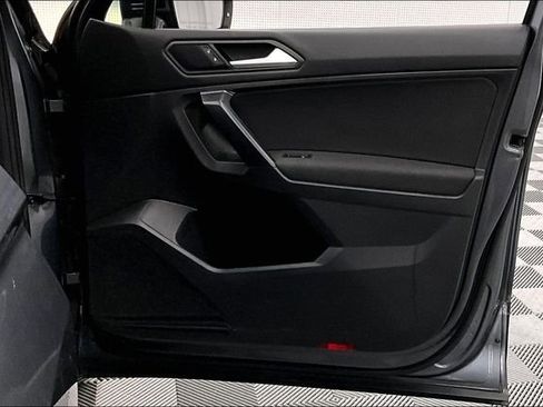 Used 2021 Volkswagen Tiguan S image 21