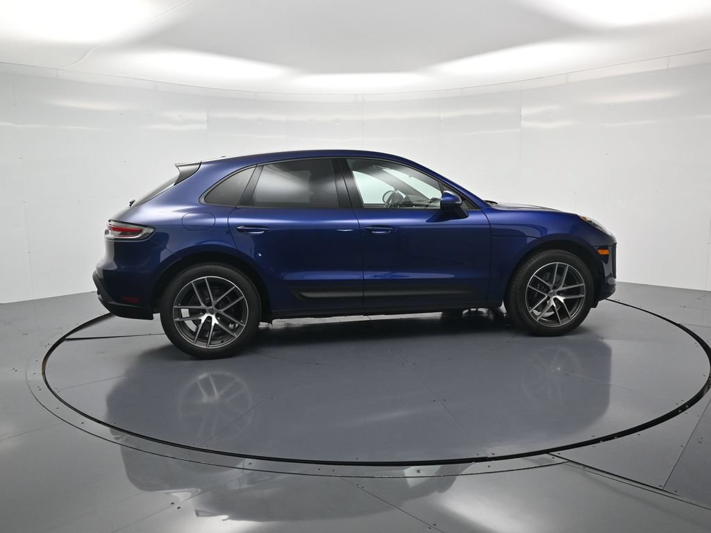 Used 2023 Porsche Macan AWD/4WD image 38