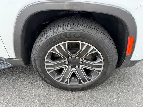 Certified 2022 Jeep Wagoneer Series III AWD/4WD image 16