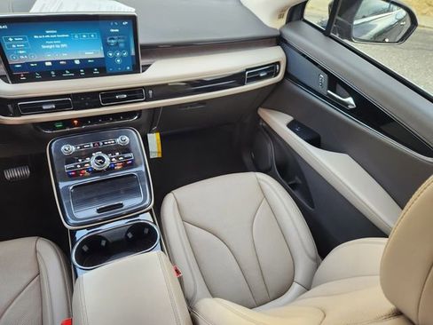 Certified 2023 Lincoln Nautilus Reserve AWD/4WD image 15