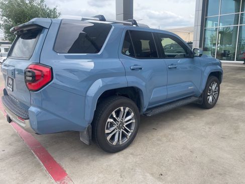 Used 2025 Toyota 4Runner Limited AWD/4WD image 10