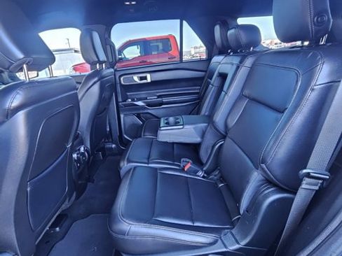 Certified 2020 Ford Explorer XLT w/ Equipment Group 202A image 13