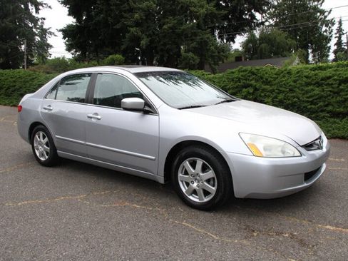 Used 2005 Honda Accord EX image 2