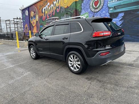 Certified 2018 Jeep Cherokee Limited image 3