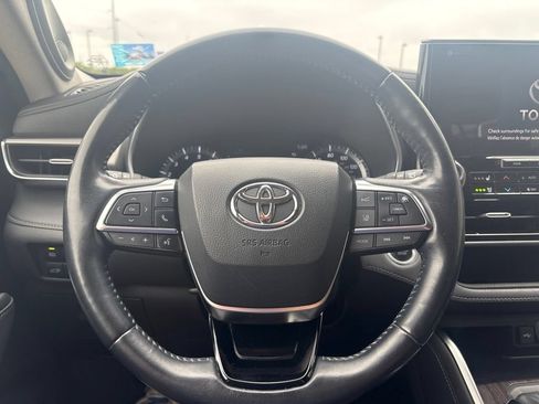 Used 2020 Toyota Highlander Platinum AWD/4WD image 16