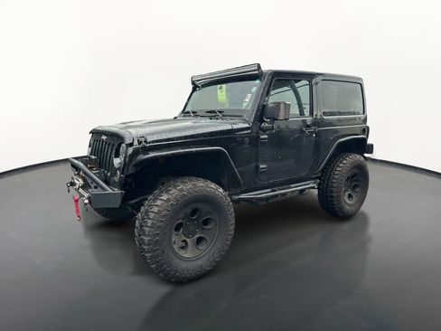 Used 2014 Jeep Wrangler Sahara w/ Connectivity Group AWD/4WD image 7
