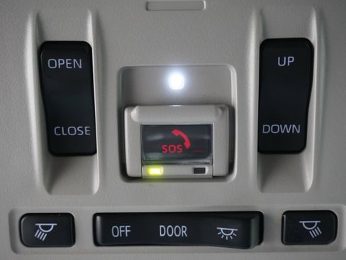 Used 2023 Toyota Highlander Limited image 28